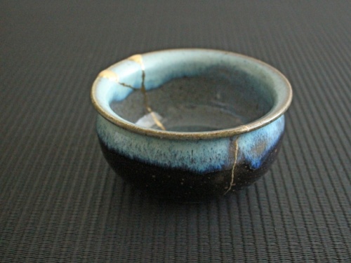 新品の茶碗を「目止め」で優しくコーティング